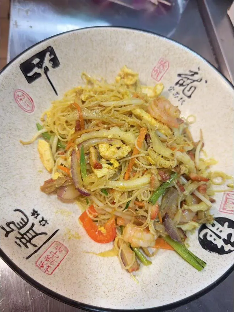 Singapore-style stir-fried rice noodles with veggies at Mindy's Place - Middletown RI, an Asian Fusion Restaurant in Middletown